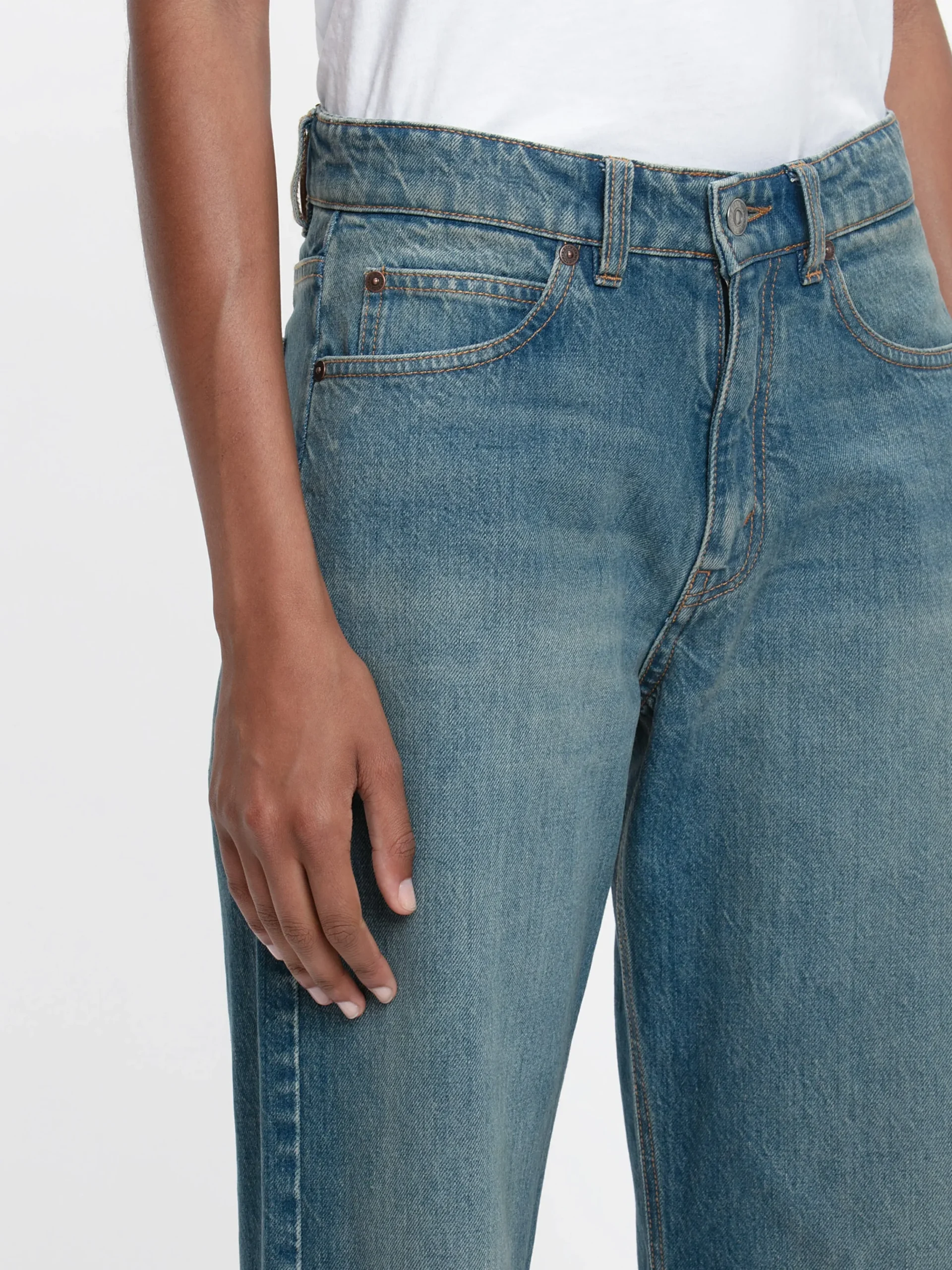 Bernie Relaxed Jean In Mid Blue